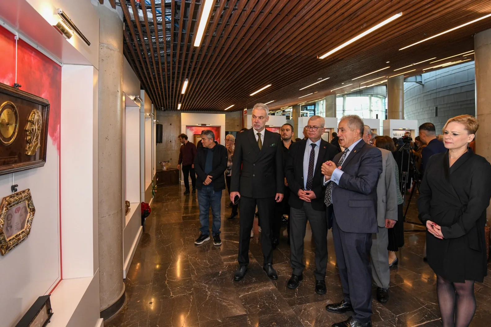 Osmangazi&rsquo;de Cumhuriyet ve Atat&uuml;rk sevgisi sergiyle &ouml;l&uuml;ms&uuml;zleşti