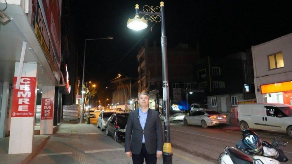 Adıyaman&rsquo;ın kalbi yenileniyor: Atat&uuml;rk ve G&ouml;lbaşı caddeleri ışıl ışıl   - Videolu Haber