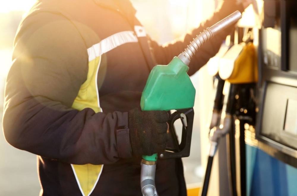 Benzine zam g&uuml;ndemde: Adıyaman&rsquo;da akaryakıt fiyatlarında son durum 