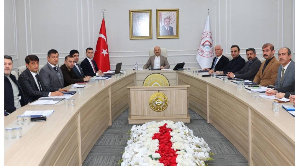 Adıyaman İl &Ouml;zel İdaresi'nin y&uuml;r&uuml;tt&uuml;ğ&uuml; yatırımlar masaya yatırıldı 