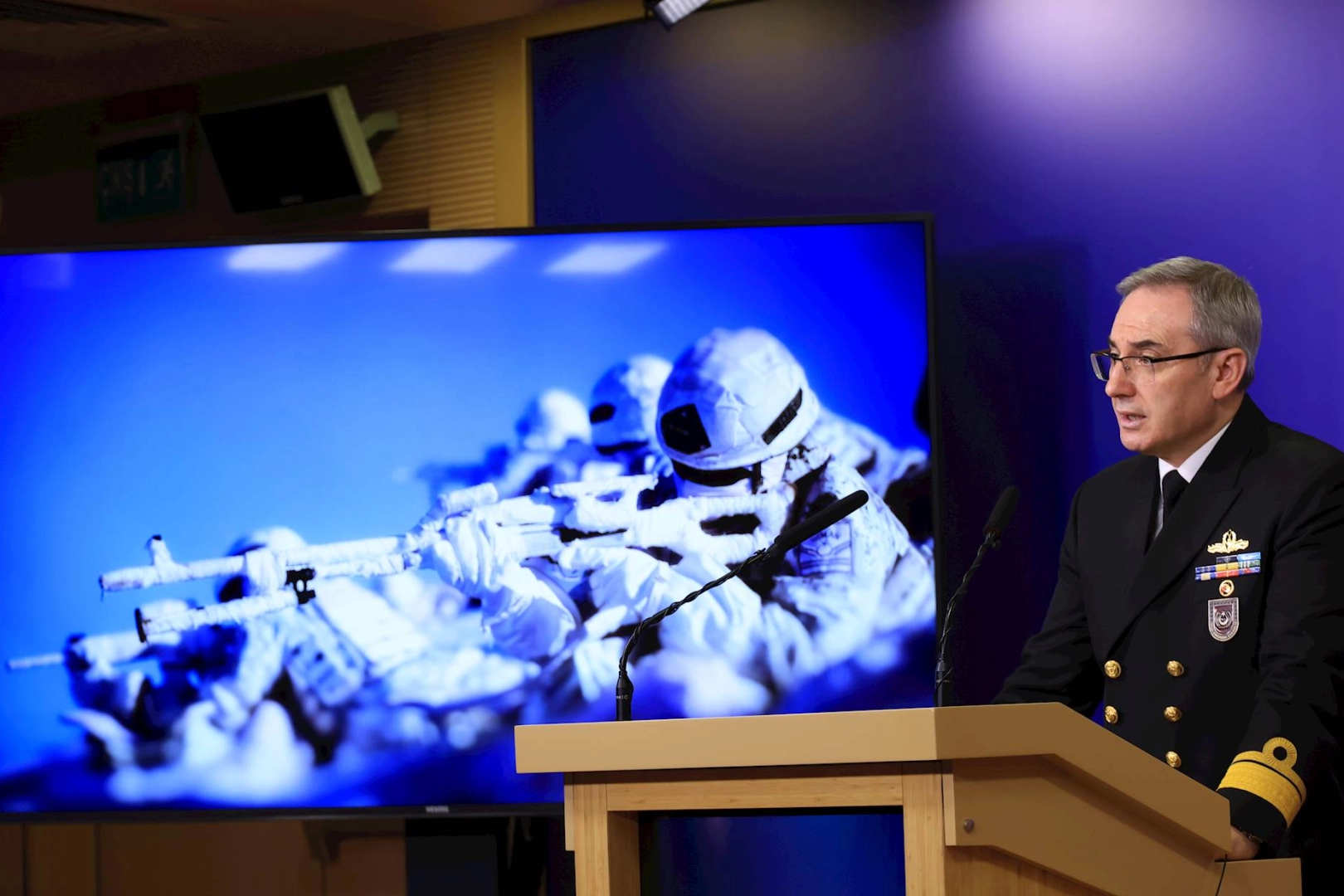 Ter&ouml;rle m&uuml;cadele kesintisiz s&uuml;r&uuml;yor... Bir haftada 551 şahıs hududu ge&ccedil;emeden yakalandı