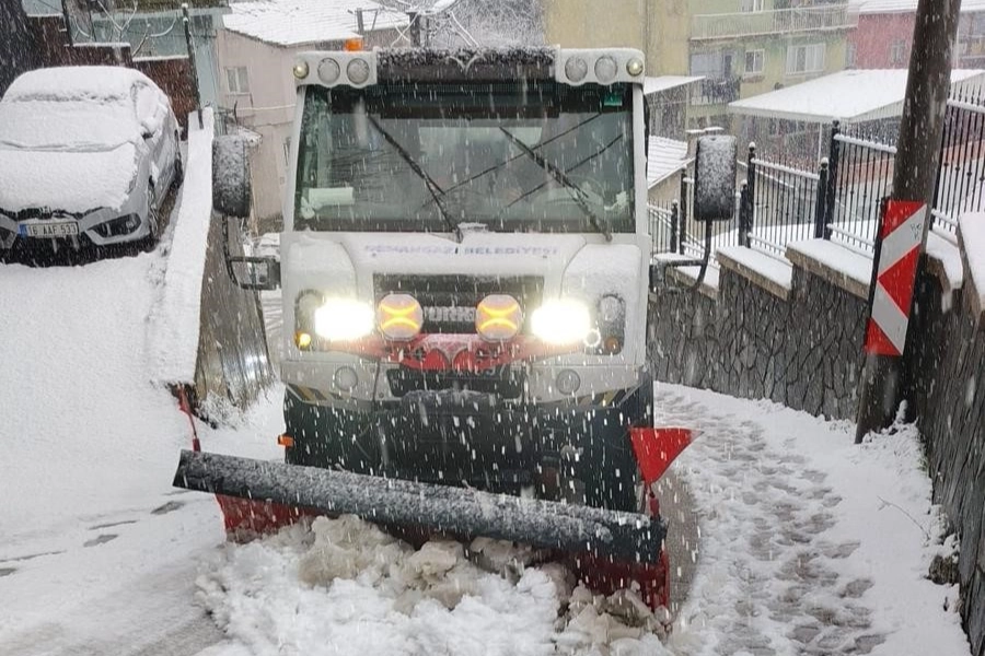 Bursa Osmangazi&rsquo;nin y&uuml;ksek kesimlerinde kar mesaisi