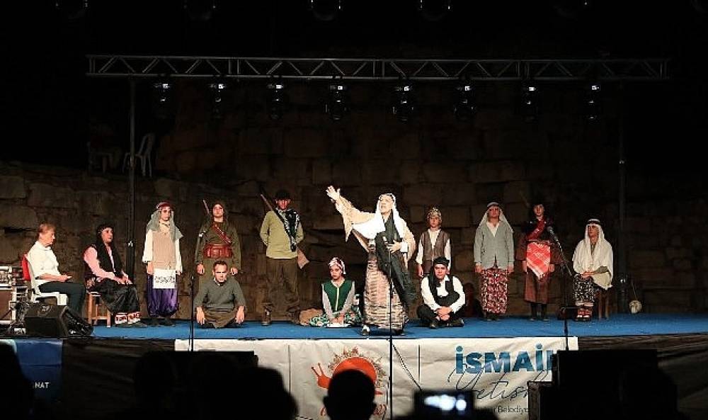 D&uuml;nya Tiyatro G&uuml;n&uuml; coşkusu: K&uuml;lt&uuml;r ve sanatın başkenti Seferihisar'da &uuml;&ccedil; g&uuml;n boyuca hayat bulacak