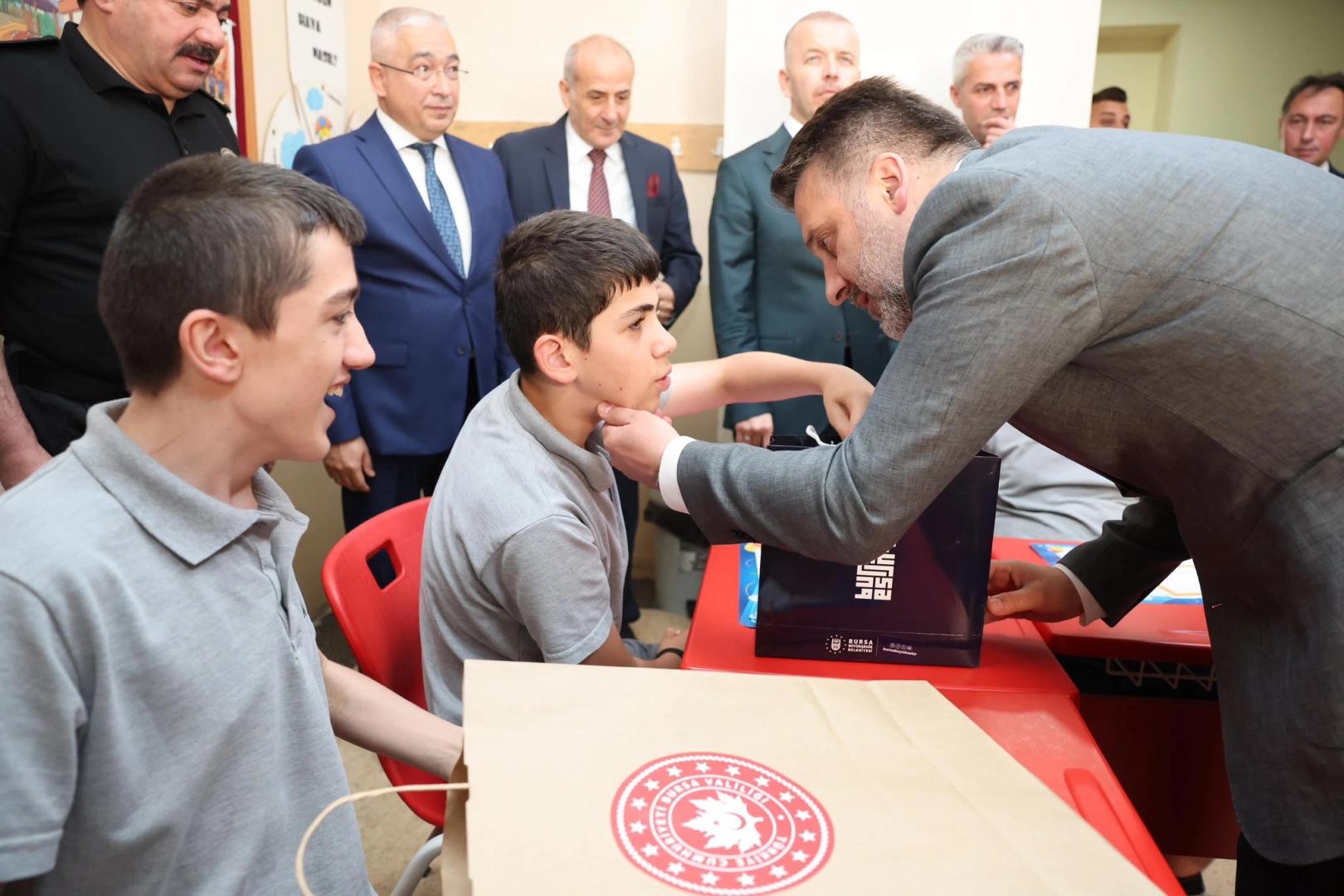 KVKK'dan velilere yaz tatili uyarısı... &Ccedil;ocukların dijital g&uuml;venliğini ihmal etmeyin