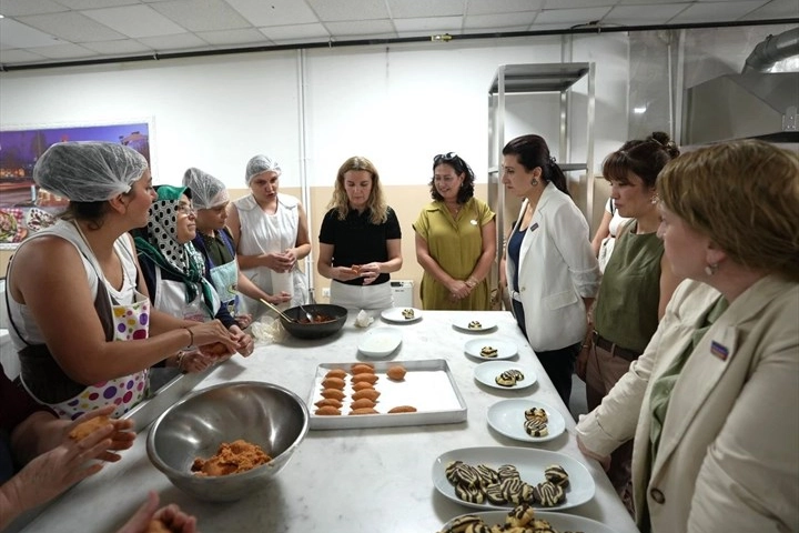Denizli B&uuml;y&uuml;kşehir&rsquo;den geleceğin şeflerine profesyonel eğitim