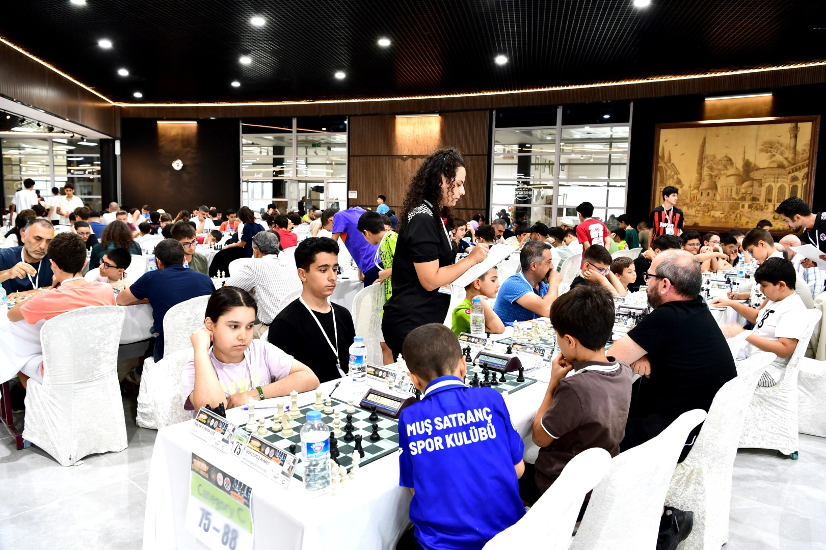 Malatya 'Altın Kayısı'da satran&ccedil;&ccedil;ıları ağırlıyor