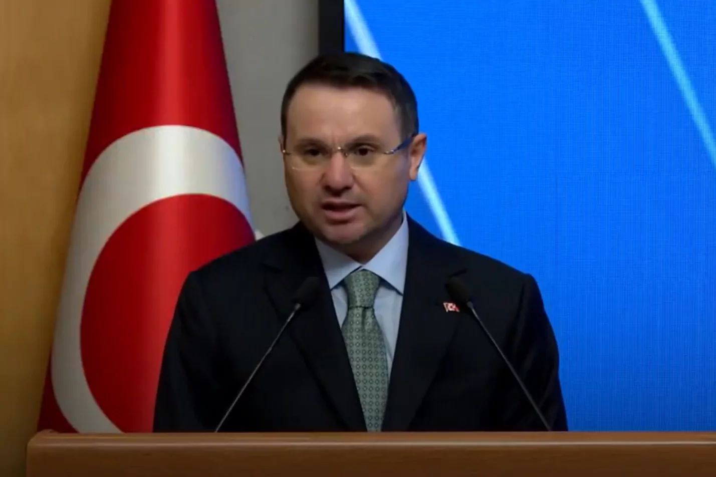 Bakan G&uuml;rlek&rsquo;ten fon a&ccedil;ıklaması: G&ouml;n&uuml;ll&uuml; iade sorumluluğu kaldırmaz