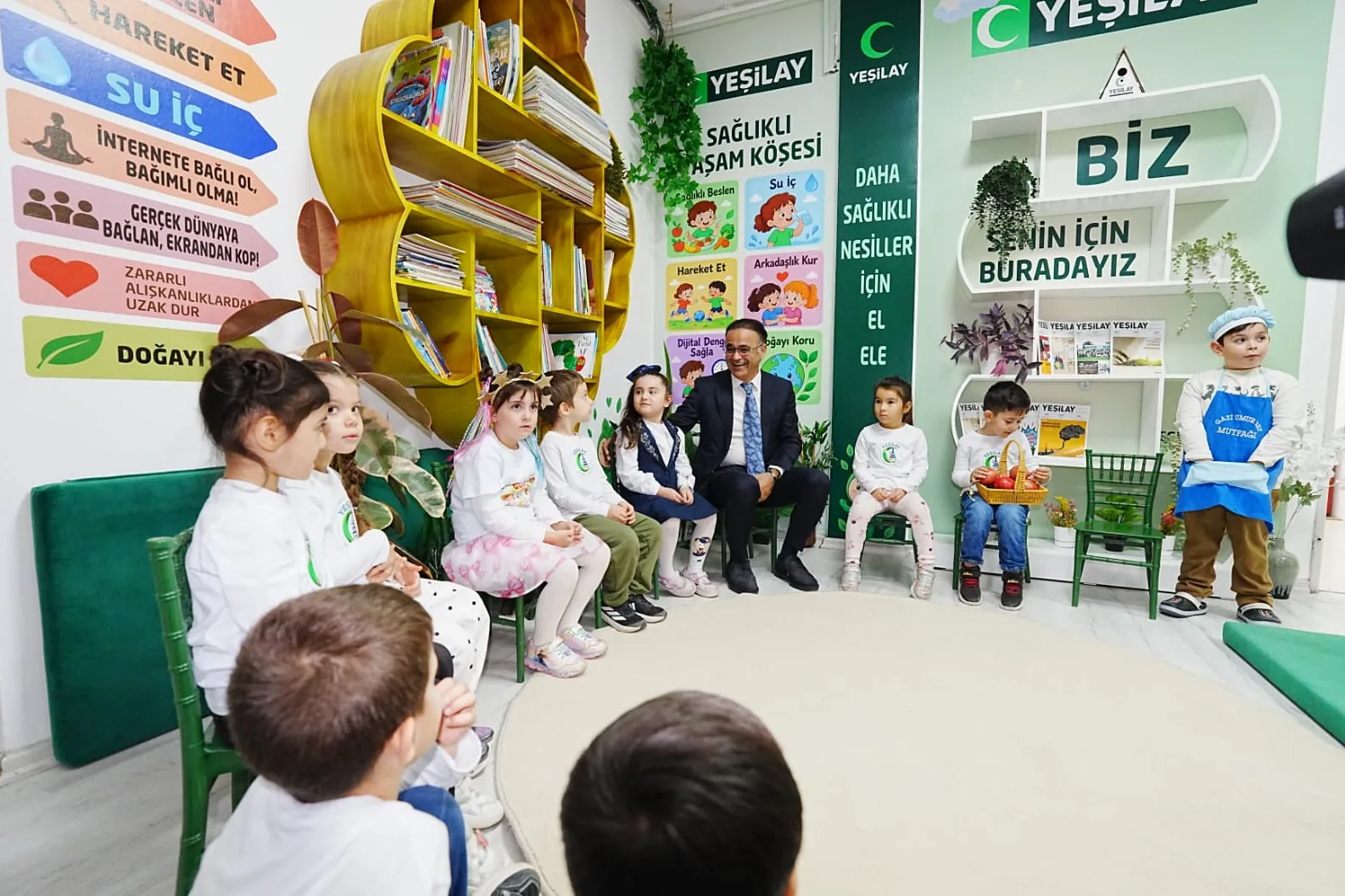 İzmir okullarında Yeşilay k&ouml;şeleri bilin&ccedil;lendiriyor