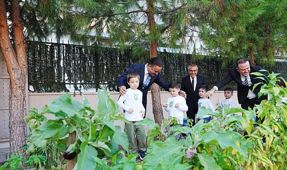 İzmir'de Okullarda Yeşilay K&ouml;şeleriyle Sağlıklı Yaşam Bilinci G&uuml;&ccedil;leniyor