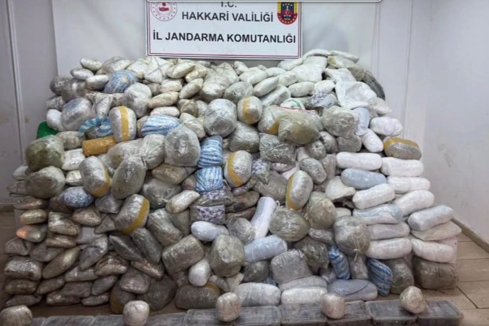 Hakkari'de dev uyuşturucu operasyonu! 348 kilo uyuşturucu ele ge&ccedil;irildi