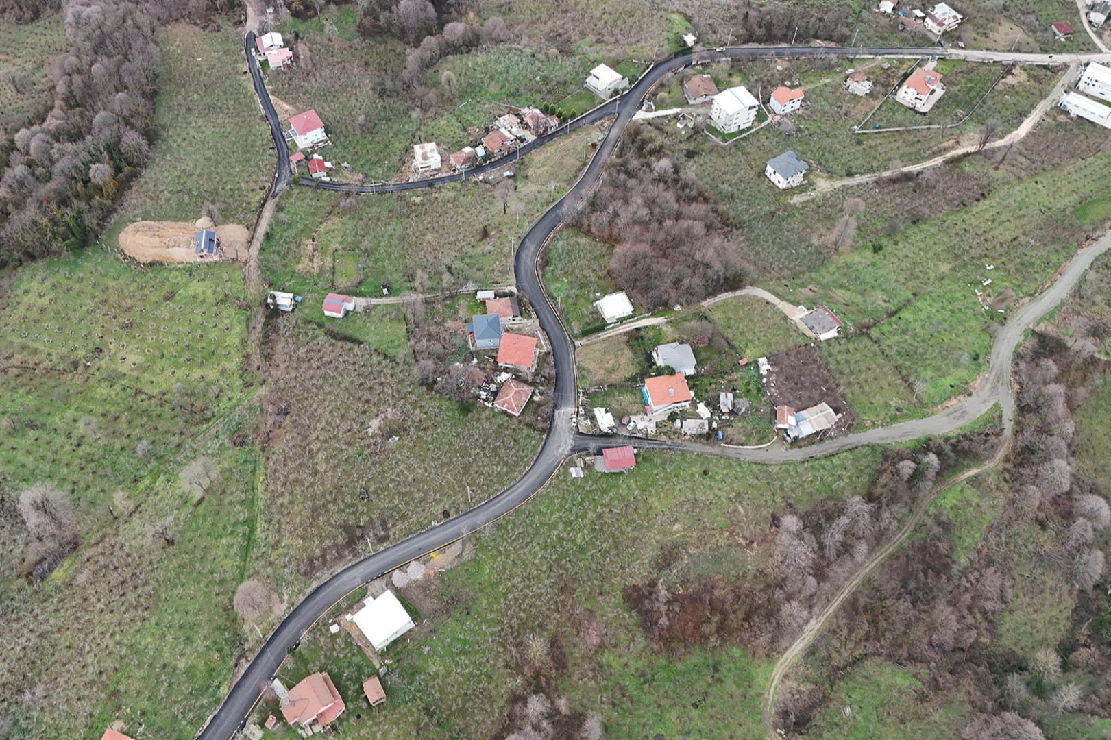 Sakarya'da mahallesi sakinlerinden asfalt teşekk&uuml;r&uuml;