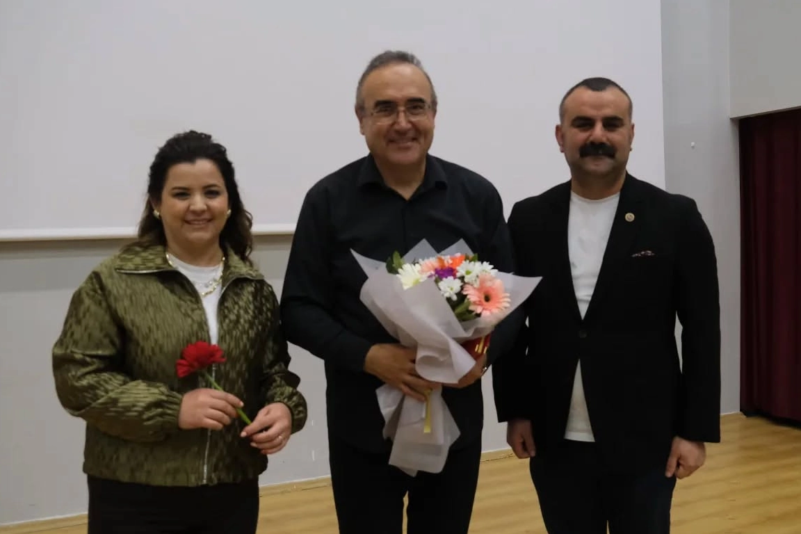 Uzunk&ouml;pr&uuml;&rsquo;de Sunay Akın r&uuml;zgarı