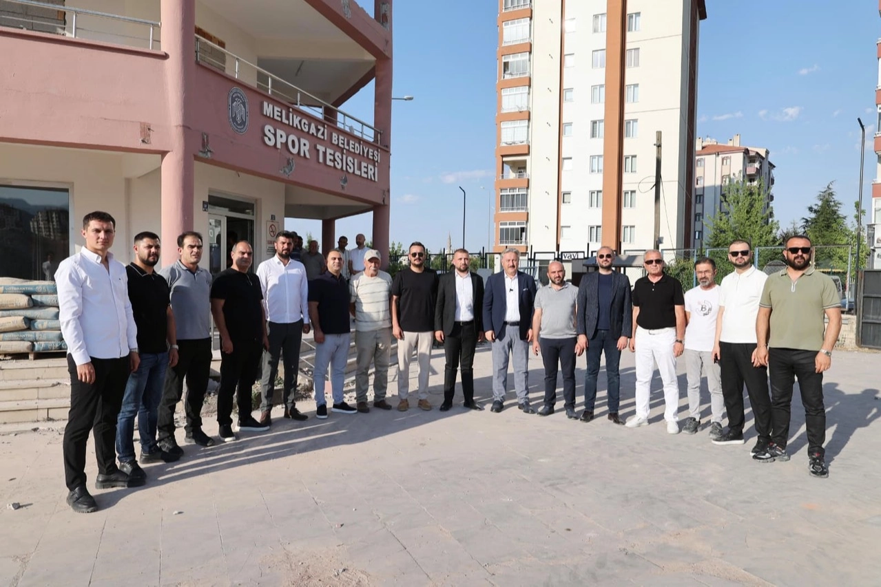 Kayseri Melikgazi Belediyesi'nden spor tesisine yeni &ccedil;ehre