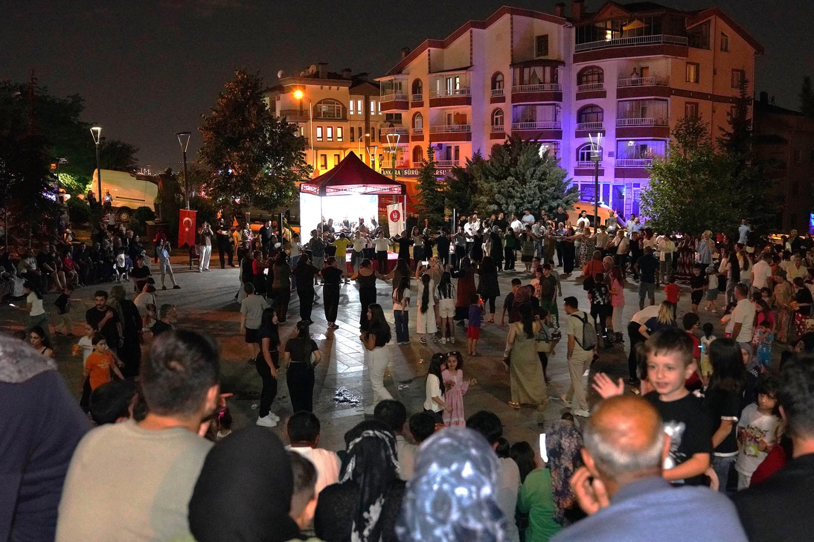 Ankara Ke&ccedil;i&ouml;ren&rsquo;de m&uuml;zik ve eğlence dolu akşam