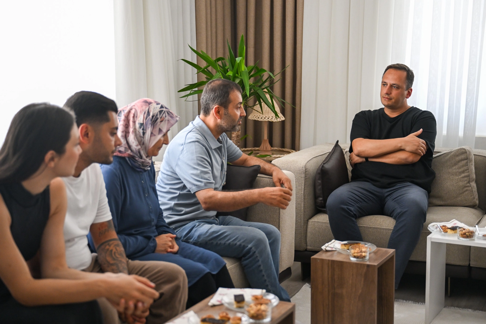 İzmir Bornova&rsquo;da şehit ailesine ziyaret