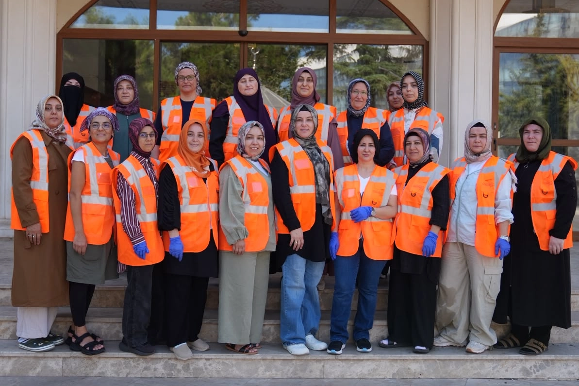 Anne Şehir G&ouml;n&uuml;ll&uuml;leri iyiliği Gebze&rsquo;ye taşıdı