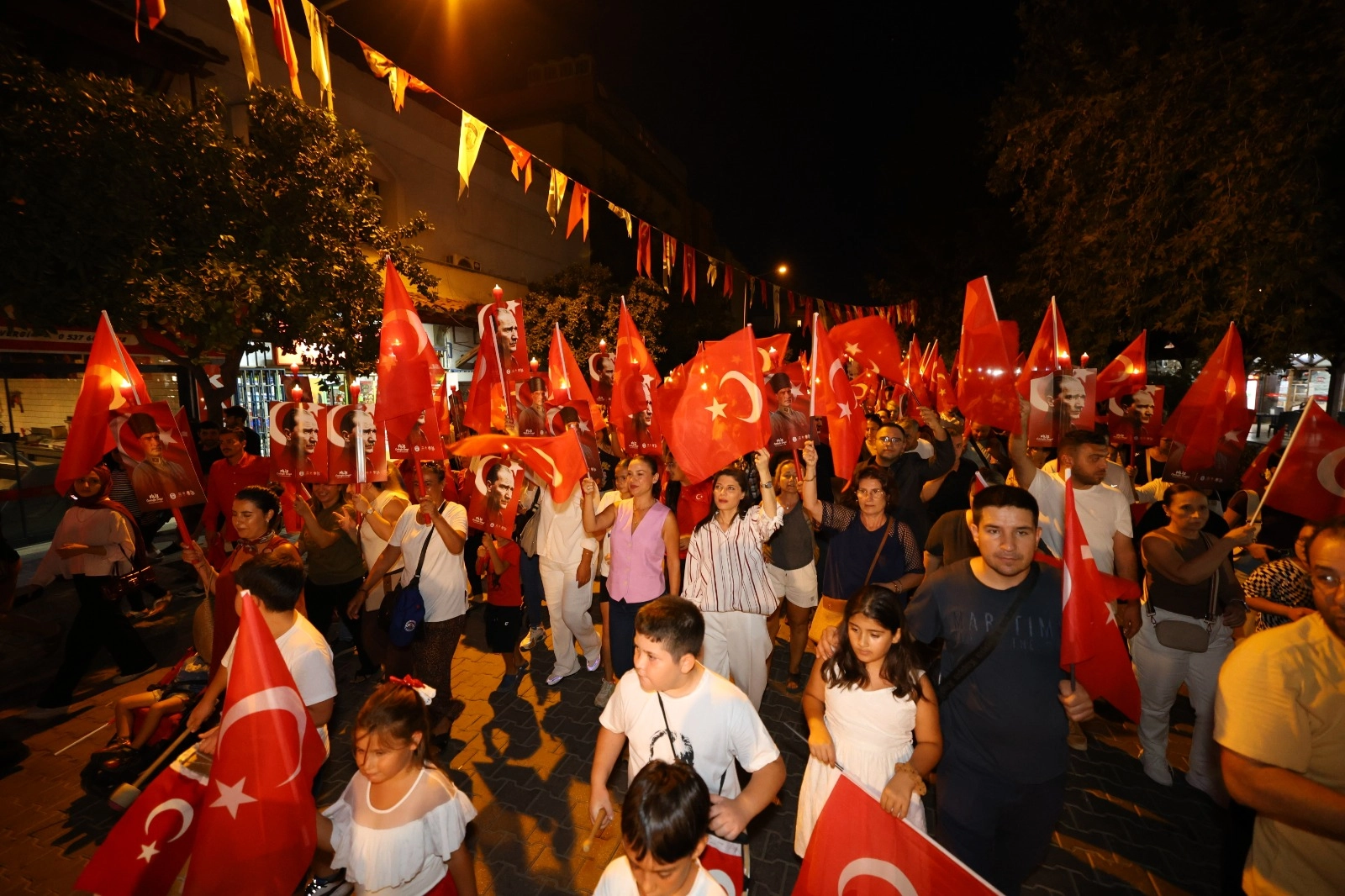 İzmir Efes Sel&ccedil;uk&rsquo;ta Zafer Bayramı coşkusu