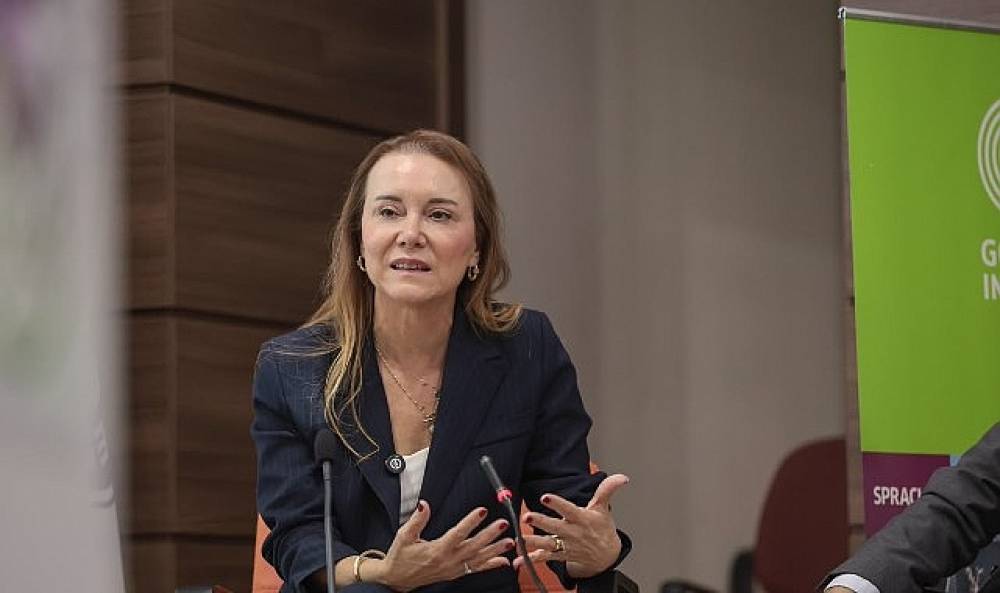 Başkan Mutlu, Konak'ın diren&ccedil;li kent vizyonunu uluslararası konferansta anlattı