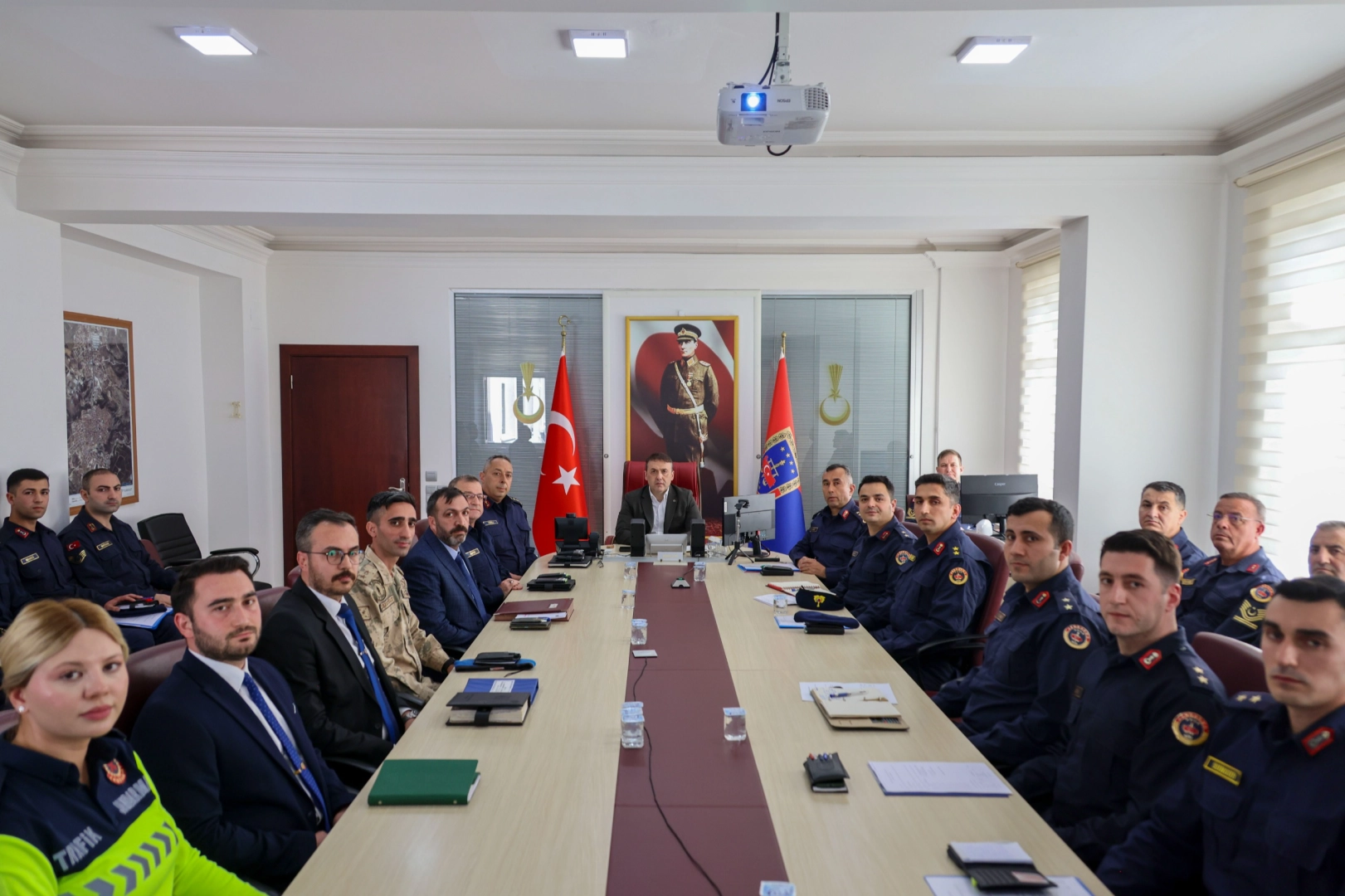 Vali S&ouml;zer&rsquo;den Jandarma&rsquo;ya ziyaret