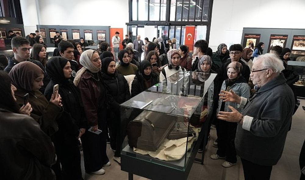 Buram buram tarih kokan sergiye b&uuml;y&uuml;k ilgi;  &ldquo;&Ccedil;anakkale ruhu" İzmit'te yaşatılıyor