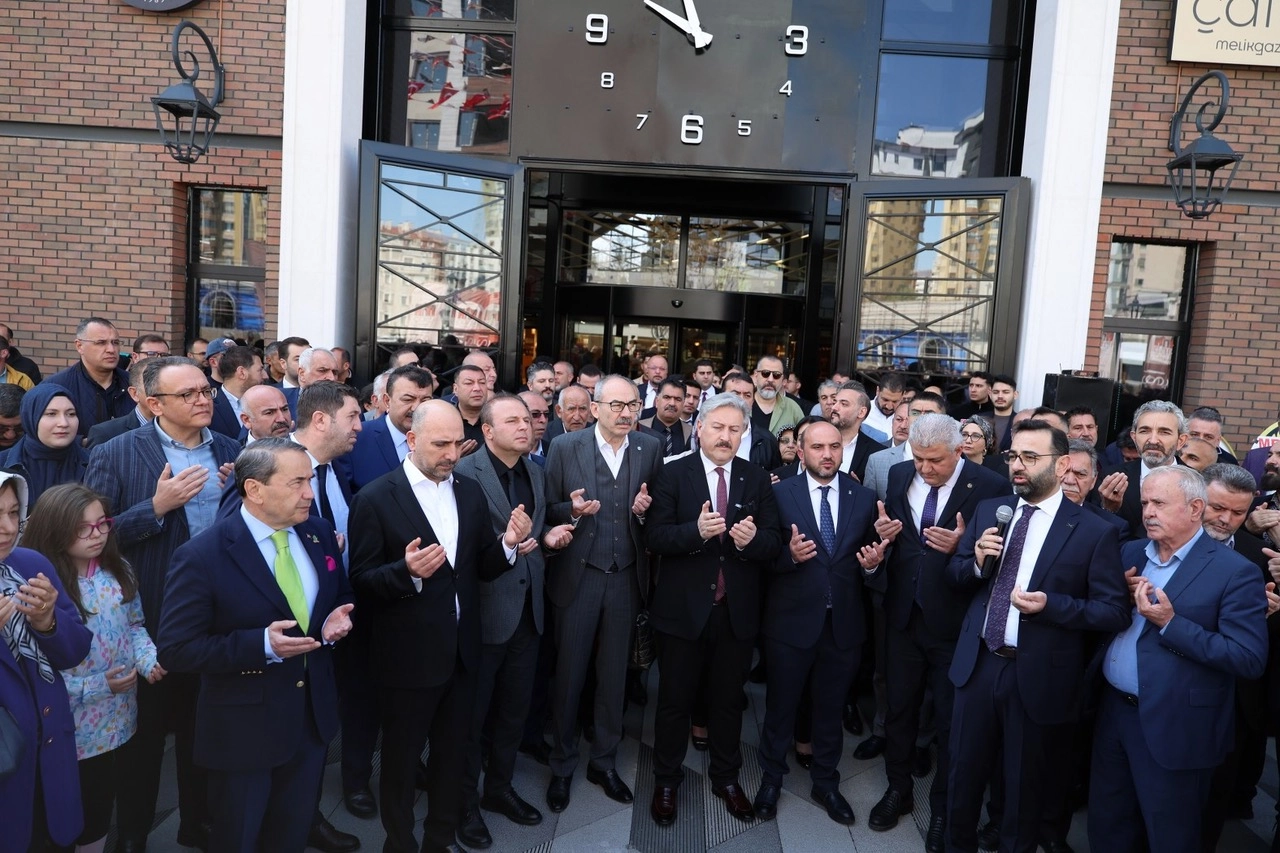 Kayseri'nin yeni sembol&uuml; &Ccedil;arşı Melikgazi kapılarını a&ccedil;tı