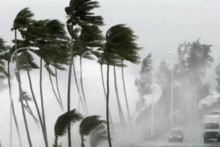 Marmara, Ege ve Akdeniz&rsquo;de sağanak ve fırtına bekleniyor