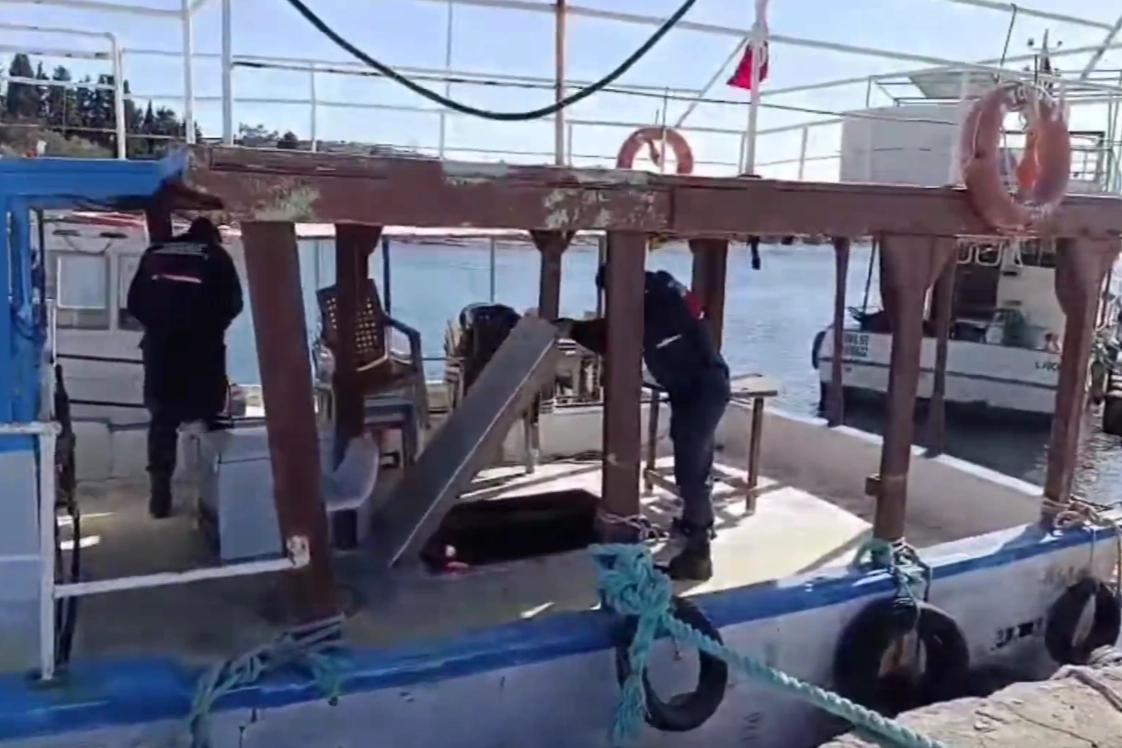 G&ouml;&ccedil;men ka&ccedil;ak&ccedil;ılarına 26 ilde 59 tutuklama!