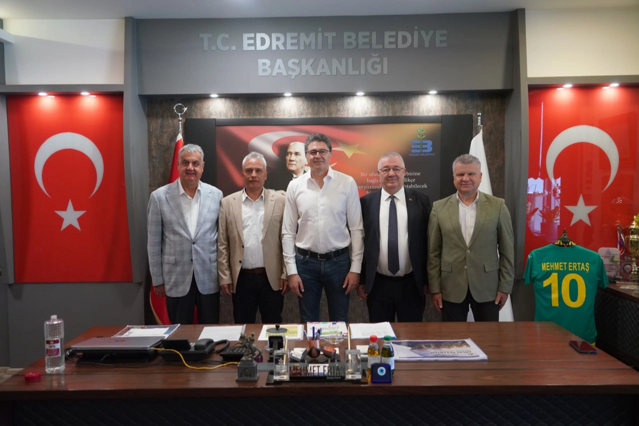 Balıkesir Edremit Belediyesi&rsquo;nde bayramlaşma coşkusu