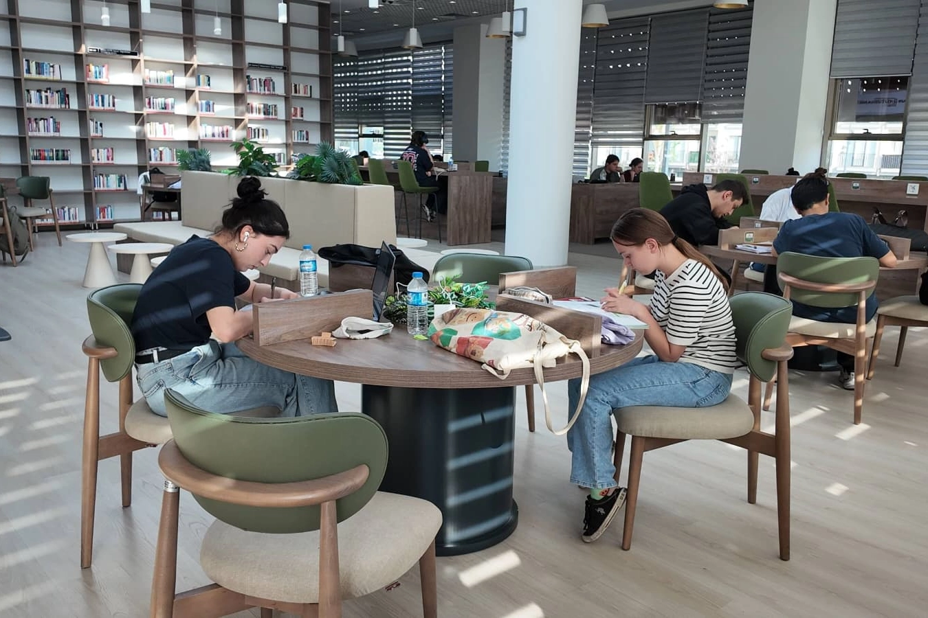 Kocaeli B&uuml;y&uuml;kşehir&rsquo;den k&uuml;t&uuml;phanelere sınav ayarı