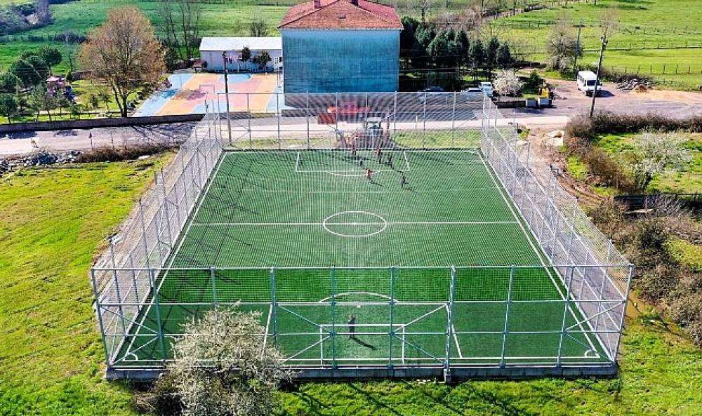 B&uuml;y&uuml;kşehir futbol sahaları i&ccedil;in ihaleye &ccedil;ıkıyor