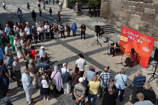 Kayserili &acirc;şıklardan s&ouml;zl&uuml; davet