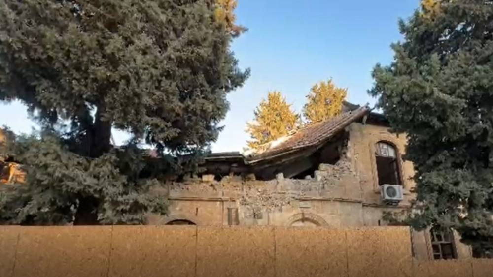 Cumhuriyet İlk&ouml;ğretim Okulu&rsquo;nun yıkılan duvarları, Adıyaman&rsquo;ın hafızasını yaşatıyor  - Videolu Haber