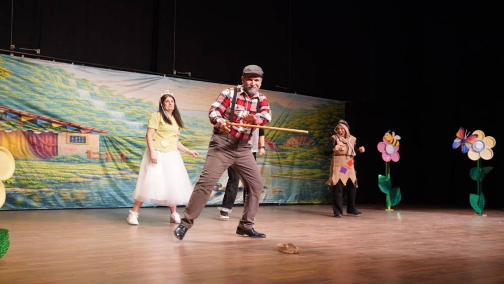 Adıyaman&rsquo;da sahnelenen &lsquo;Oyun Panayırı&rsquo; D&uuml;nya Tiyatrolar G&uuml;n&uuml;&rsquo;ne renk kattı  - Videolu Haber