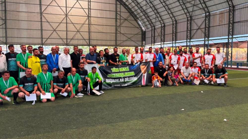 Adıyaman Belediyesi Birimler Arası Futbol Turnuvası&rsquo;nda şampiyon Fen İşleri M&uuml;d&uuml;rl&uuml;ğ&uuml; oldu 