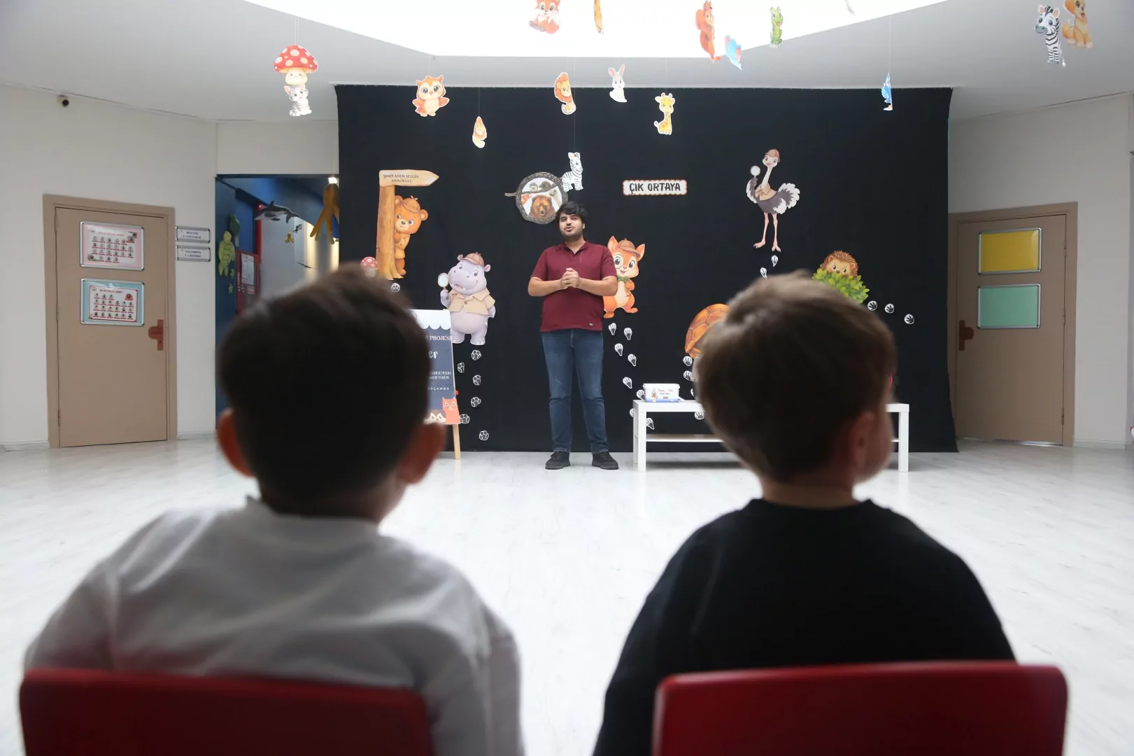 Veteriner olmak isteyen &Ccedil;ayıovalı minikler sokak hayvanları hakkında bilgi aldı