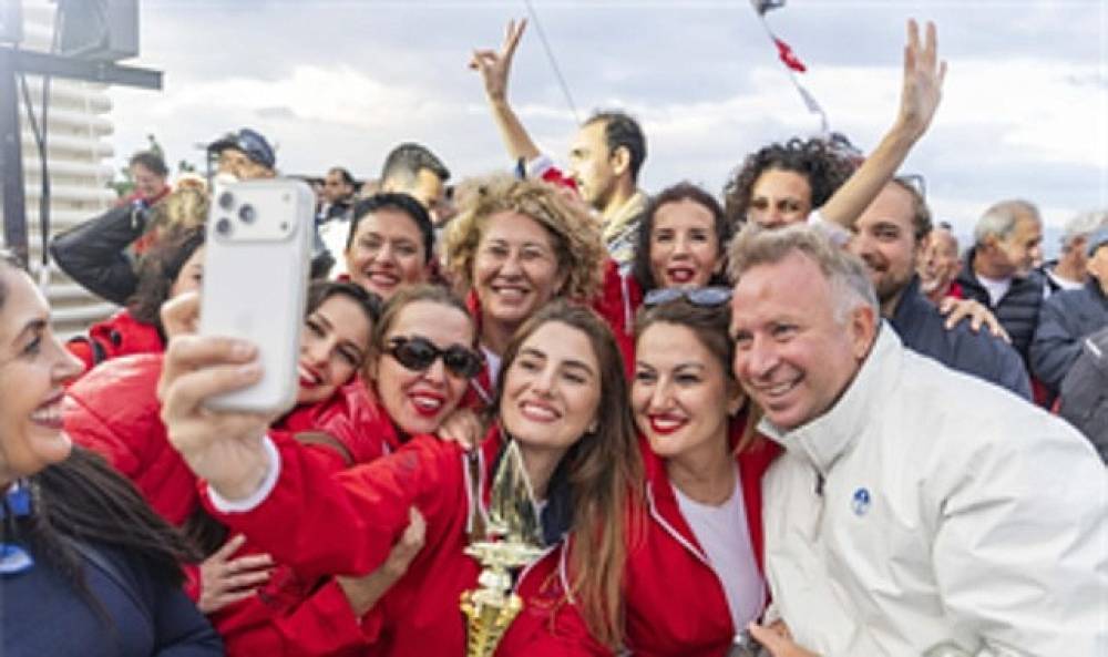 Yelkenler Cumhuriyet i&ccedil;in a&ccedil;ıldı, kupalar sahiplerini buldu