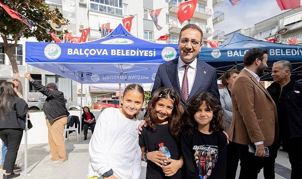 Bal&ccedil;ova'da Cumhuriyet Coşkusu Y&uuml;ksek Sadakat Konseriyle Zirveye Ulaştı