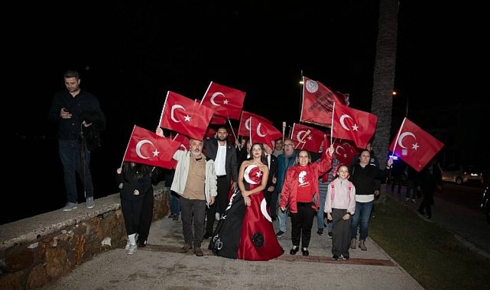 G&uuml;zelbah&ccedil;e'de Cumhuriyetin 103. Yılı Coşkuyla Kutlandı