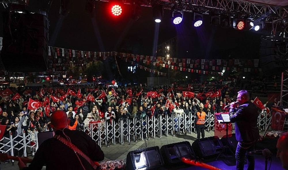 &Ccedil;ankaya'da Cumhuriyet'in 103. Yılı Coşkuyla Kutlandı