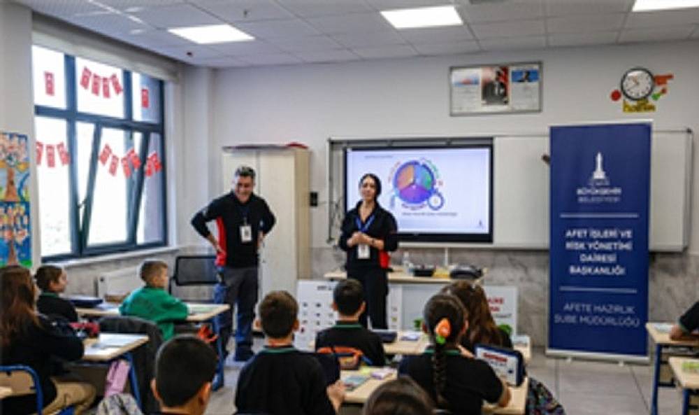 B&uuml;y&uuml;kşehir'den &ouml;ğrencilere deprem &ccedil;antası ve afet eğitimi