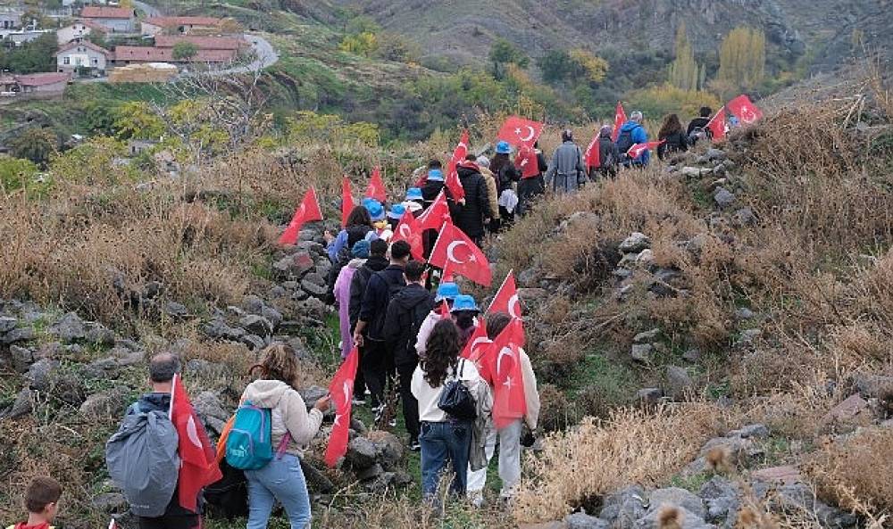 Konya B&uuml;y&uuml;kşehir'in Cumhuriyet Coşkusu Sille'de Doğayla Buluştu