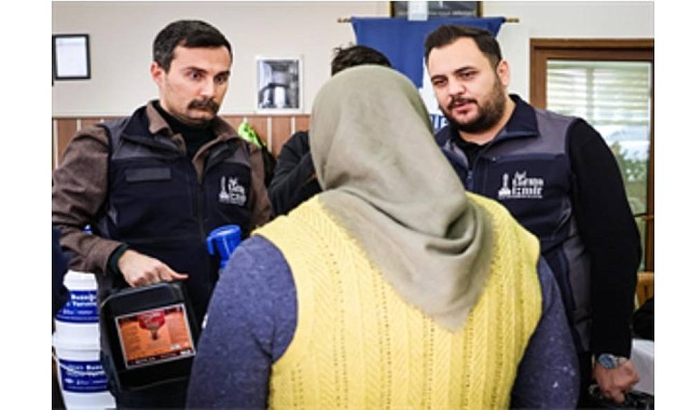 &Ccedil;ift&ccedil;iye buzağı kiti ve dezenfektan desteği 