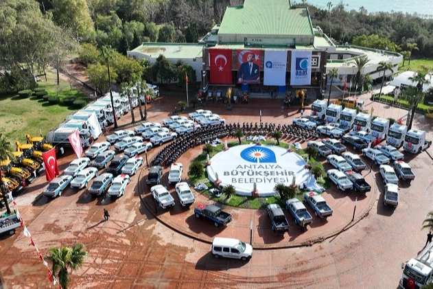 Antalya B&uuml;y&uuml;kşehir Belediyesi ara&ccedil; filosunu g&uuml;&ccedil;lendirdi