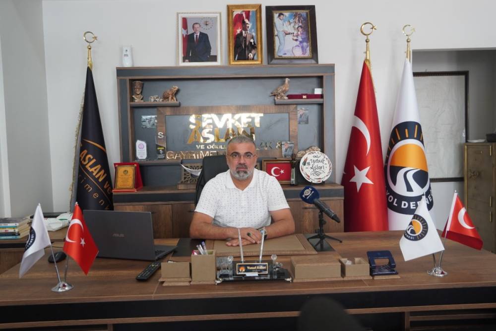 Yusuf Aslan yıllardır Kahta&rsquo;da sahada: &Ccedil;alışmaları se&ccedil;im d&ouml;nemleriyle sınırlı kalmıyor 