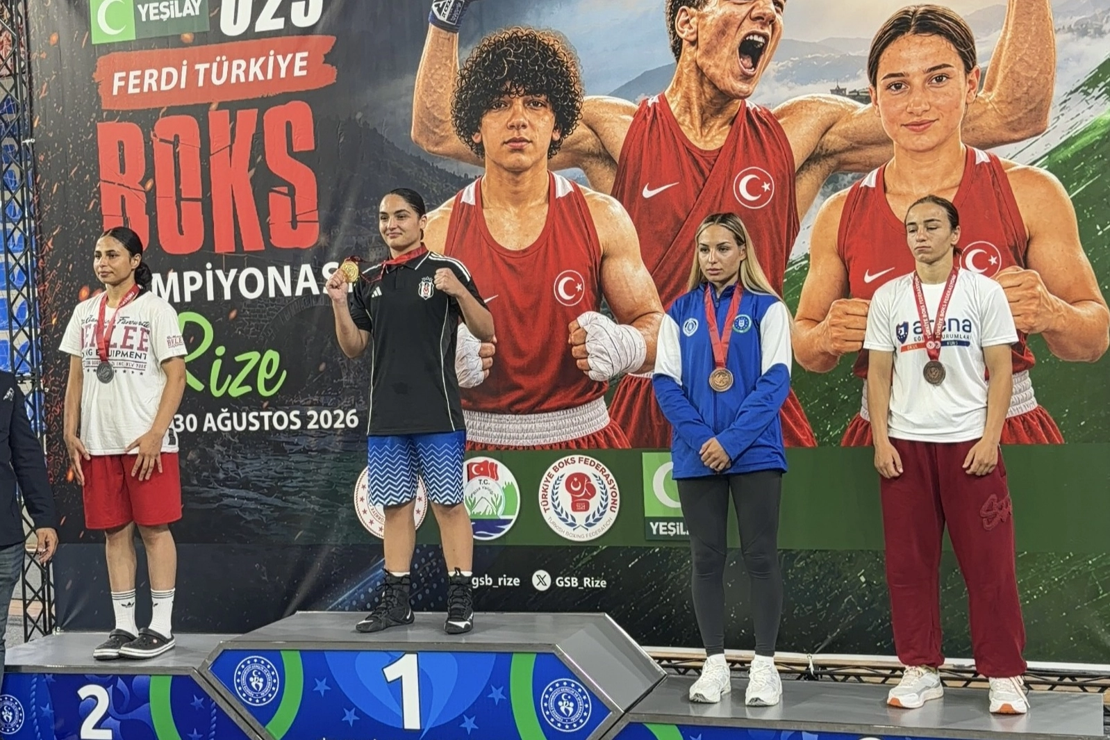 Bursalı boks&ccedil;ulardan &ouml;nemli başarı