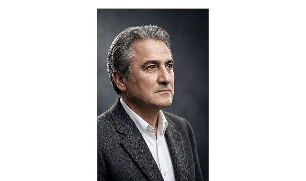  Necip Fazıl &Ccedil;ocuk Edebiyatı &Ouml;d&uuml;l&uuml;'n&uuml;n sahibi G&ouml;khan Ak&ccedil;i&ccedil;ek oldu