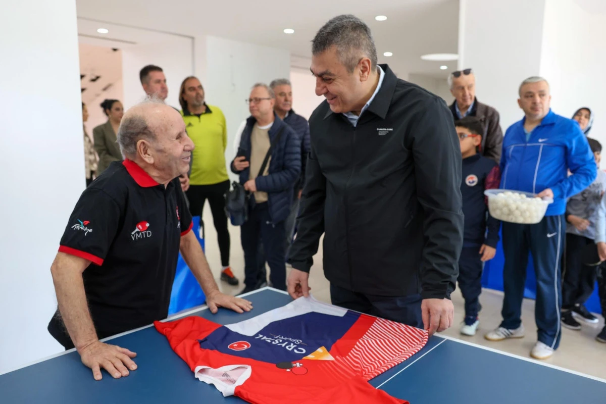 88 Yaşındaki Sporcu Ahmet &Ouml;zer&rsquo;in Adı Eğitim Alanında Yaşayacak