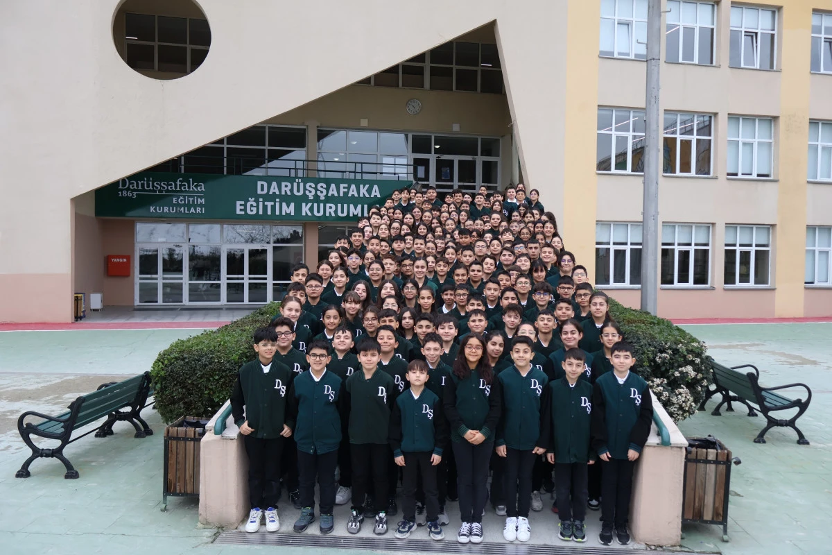 Bayram bağışlarıyla Dar&uuml;şşafakalı &ouml;ğrencilerin eğitimine destek &ccedil;ağrısı