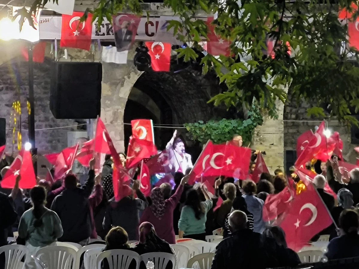 CUMHURİYET BAYRAMI’NDA TAŞHAN’DA TÜRK HALK MÜZİĞİ KONSERİ