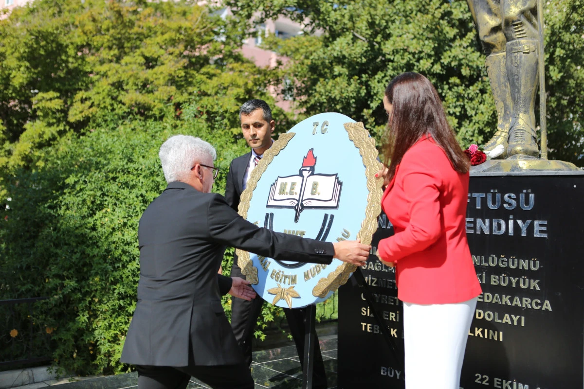 Gazi İlkokulu&rsquo;nda 23 Nisan coşkusu g&ouml;rsel ş&ouml;lene d&ouml;n&uuml;şt&uuml;